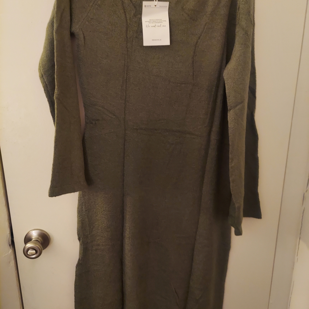Long-Sleeve Olive Knit Midi Dress by Wenrine